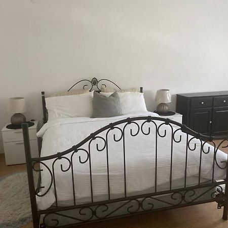 Lovely 3 Bedroom Apartment In Quiet Area W/ Pool PUY Eksteriør bilde